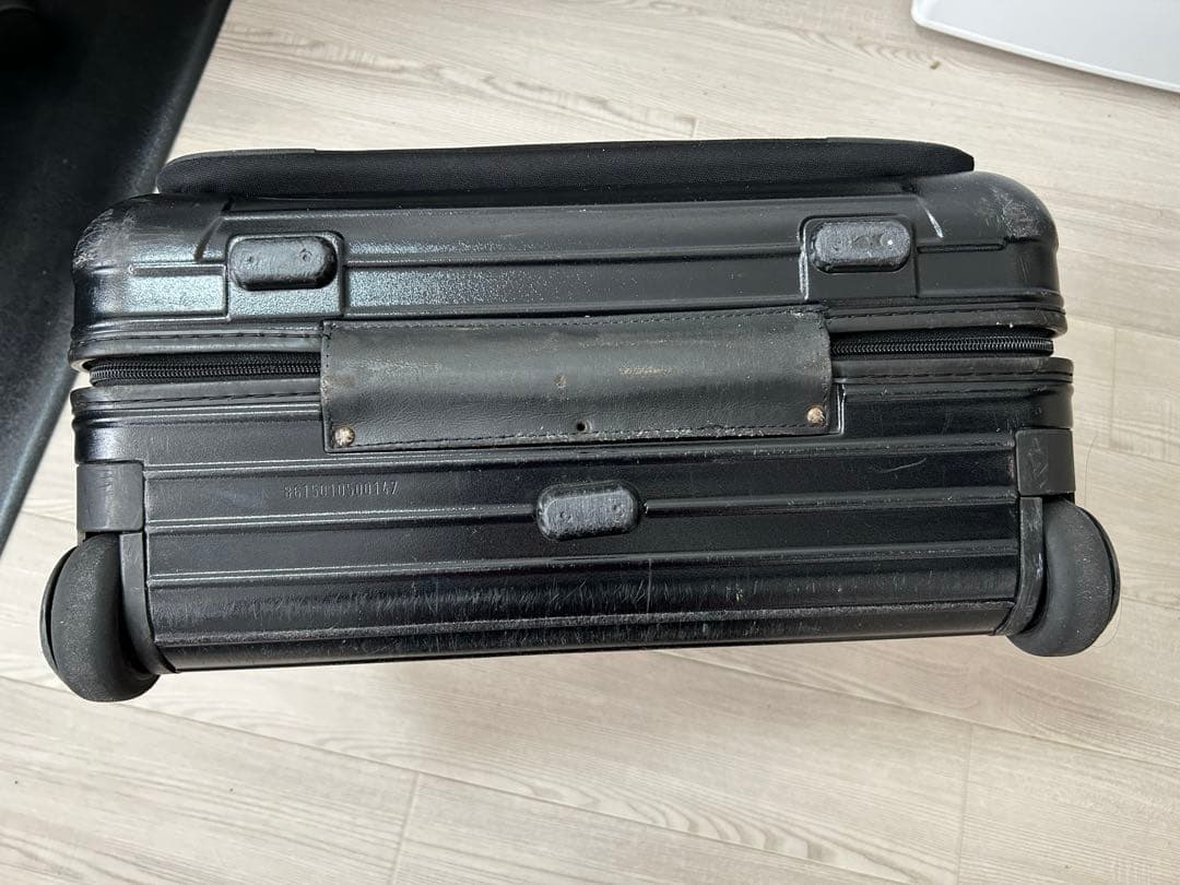 RIMOWA リモワ　機内持ち込み　2輪　TSAロック　黒