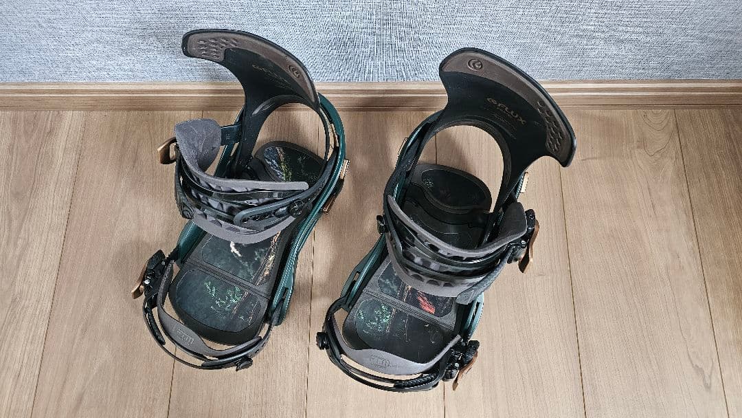 FLUX DS LTD Mサイズ ビンディング 色替ハイバック付き