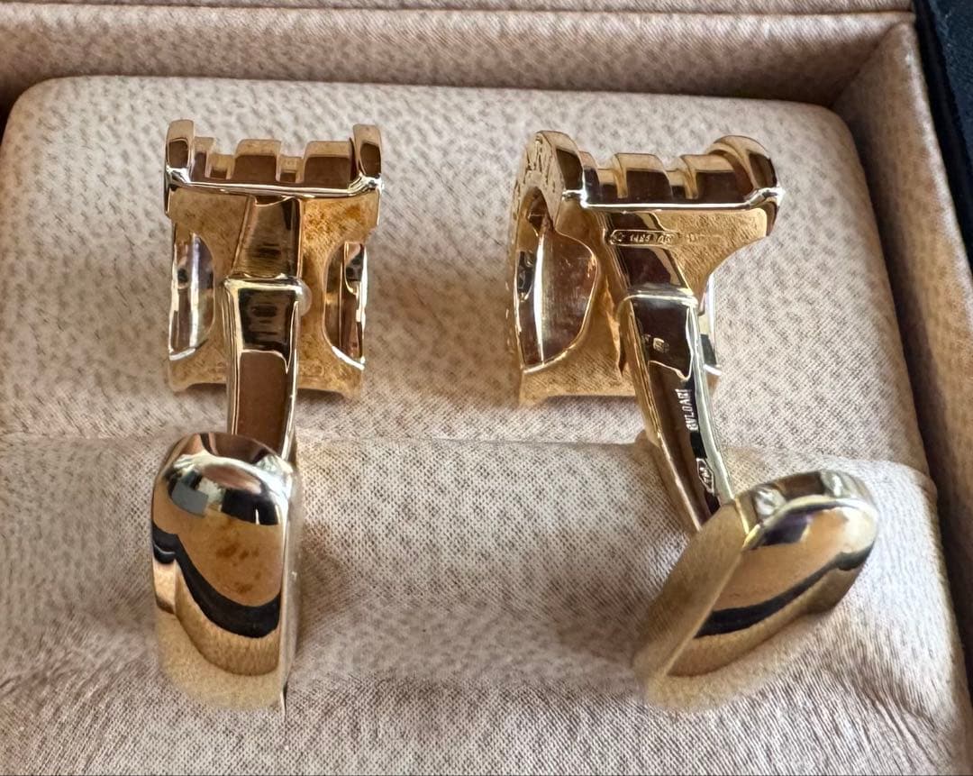 [美品]ブルガリカ・フスボタン