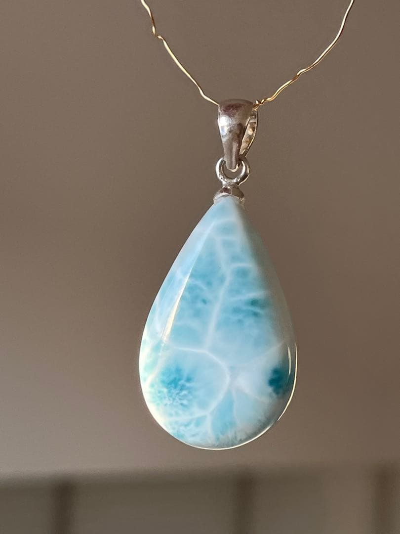 天然石☆高品質！ラリマーしずく型ペンダントップ☆全体的に模様が美しい！
