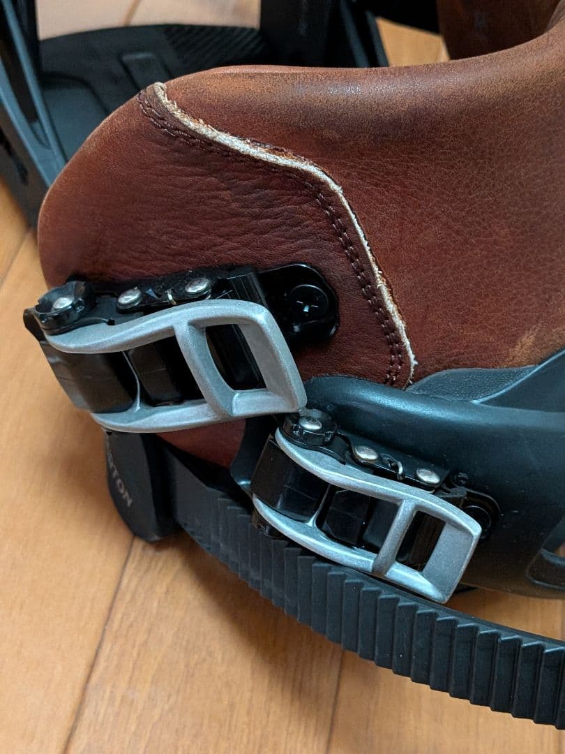 BURTON　MALAVITA レザー　ビンディング