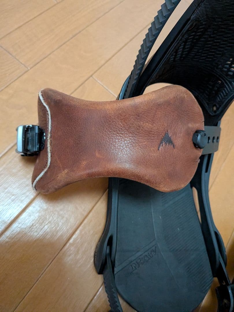 BURTON　MALAVITA レザー　ビンディング