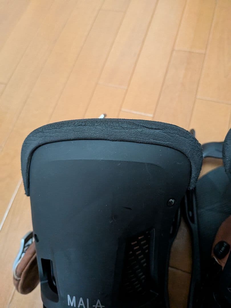 BURTON　MALAVITA レザー　ビンディング