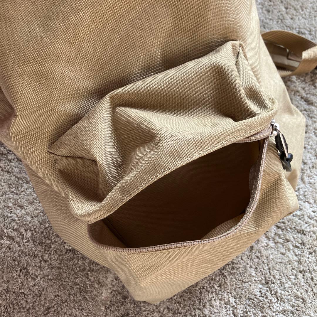 アエタ　リュックサック　ベージュ色　付属ポーチ1つ