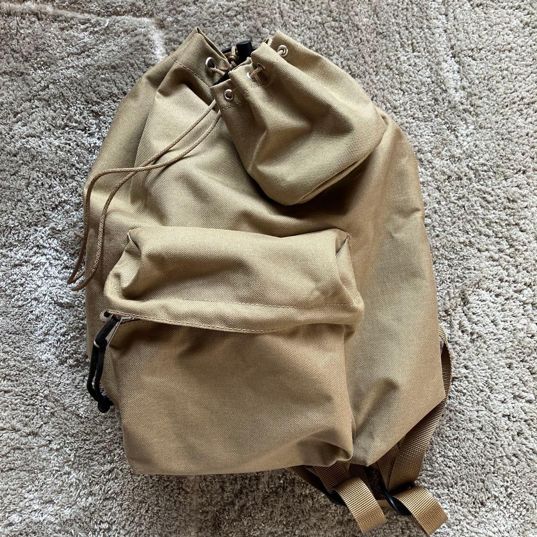 アエタ　リュックサック　ベージュ色　付属ポーチ1つ
