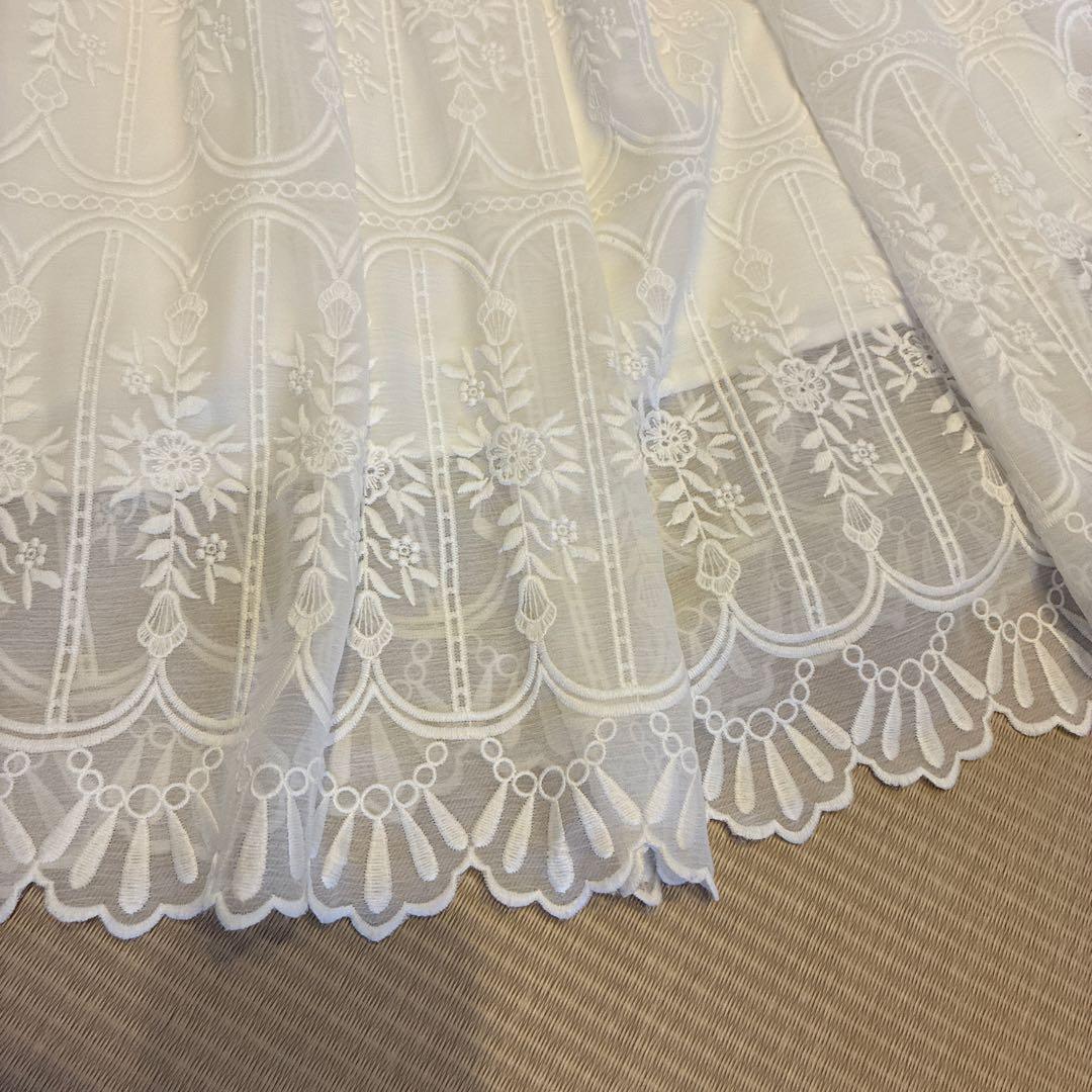 アイボリー刺繍フレアスカート