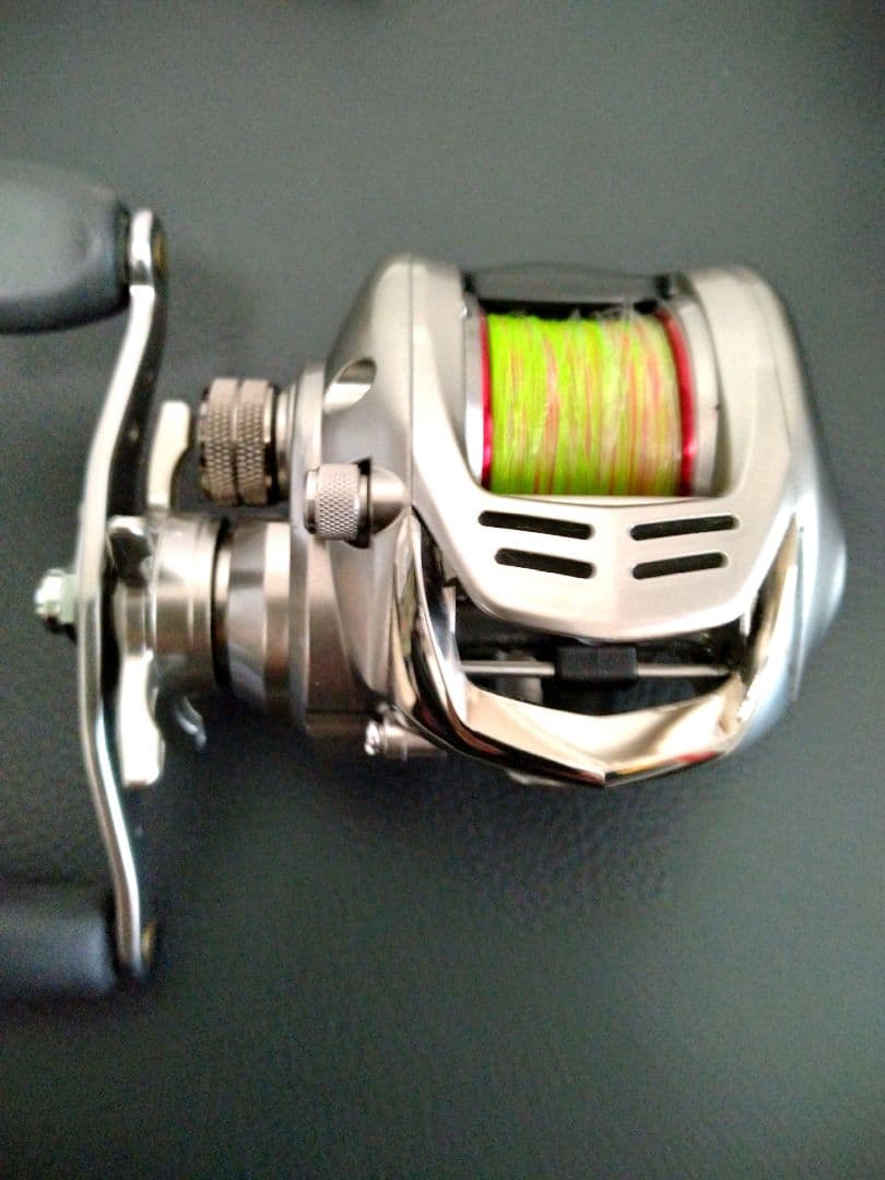 【美品特価】ダイワAGGREST 100SH右巻き ベイトリール鯛ラバラバージグ