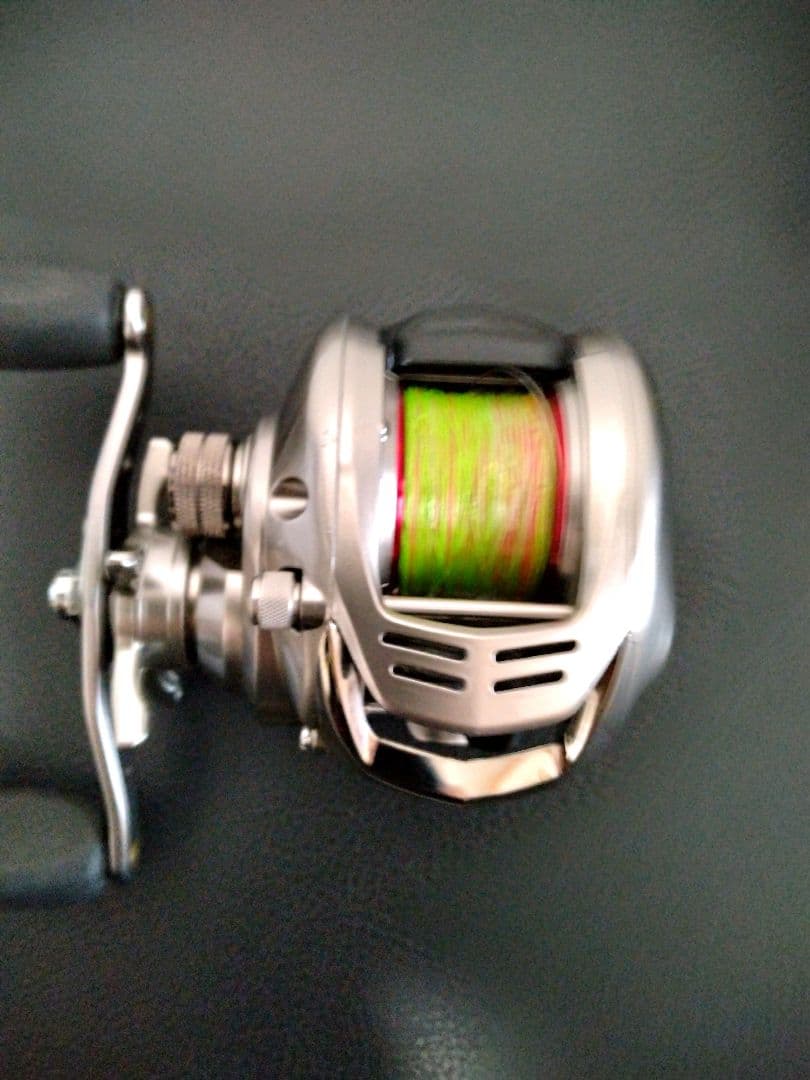 【美品特価】ダイワAGGREST 100SH右巻き ベイトリール鯛ラバラバージグ