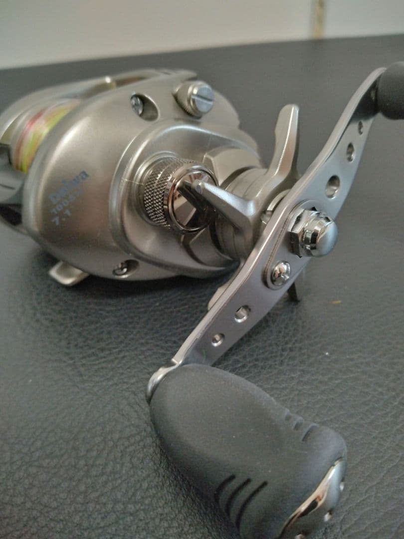 【美品特価】ダイワAGGREST 100SH右巻き ベイトリール鯛ラバラバージグ