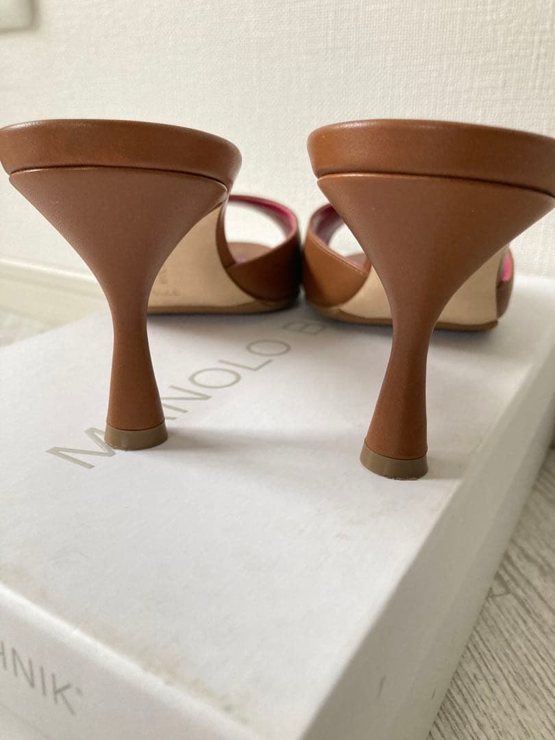 ManoloBlahnik JADAミュール