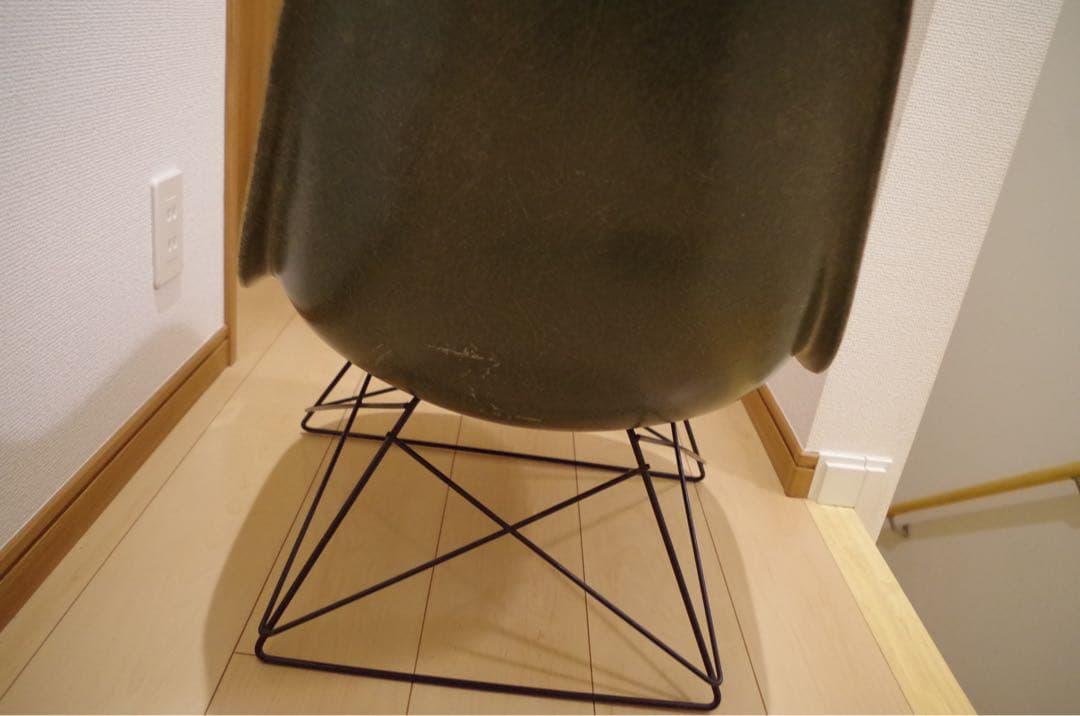 オリーブグリーン シェルチェア スチール脚 ハーマンミラー