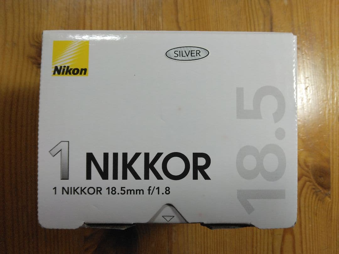 Nikon 1 NIKKOR 18.5mm f/1.8 レンズ シルバー