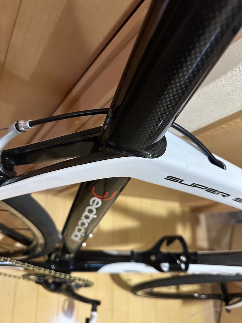 超美品　フルカーボン　ロードバイク　新品パーツ多数　エアロ