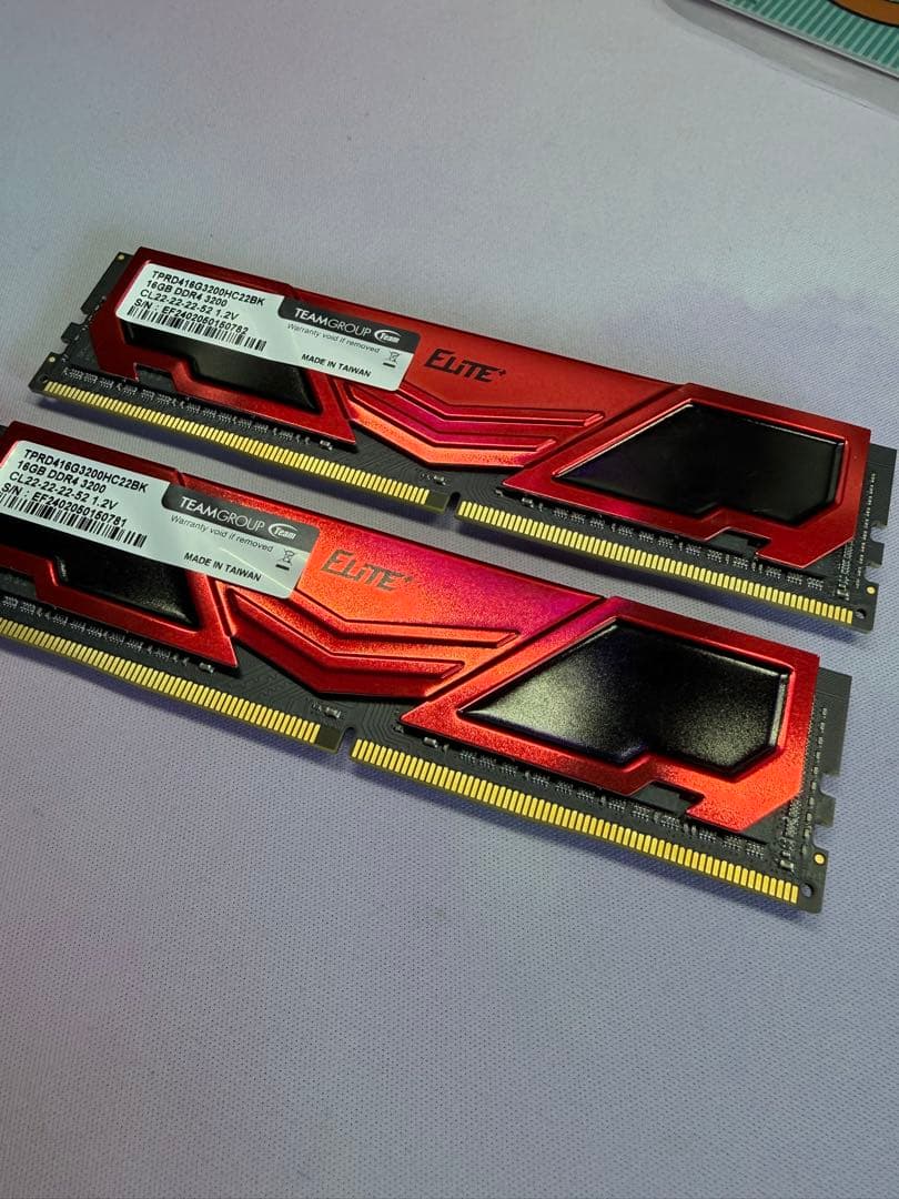 メモリー TEAMGROUP 32GB(16GBx2) DDR4 3200MHz