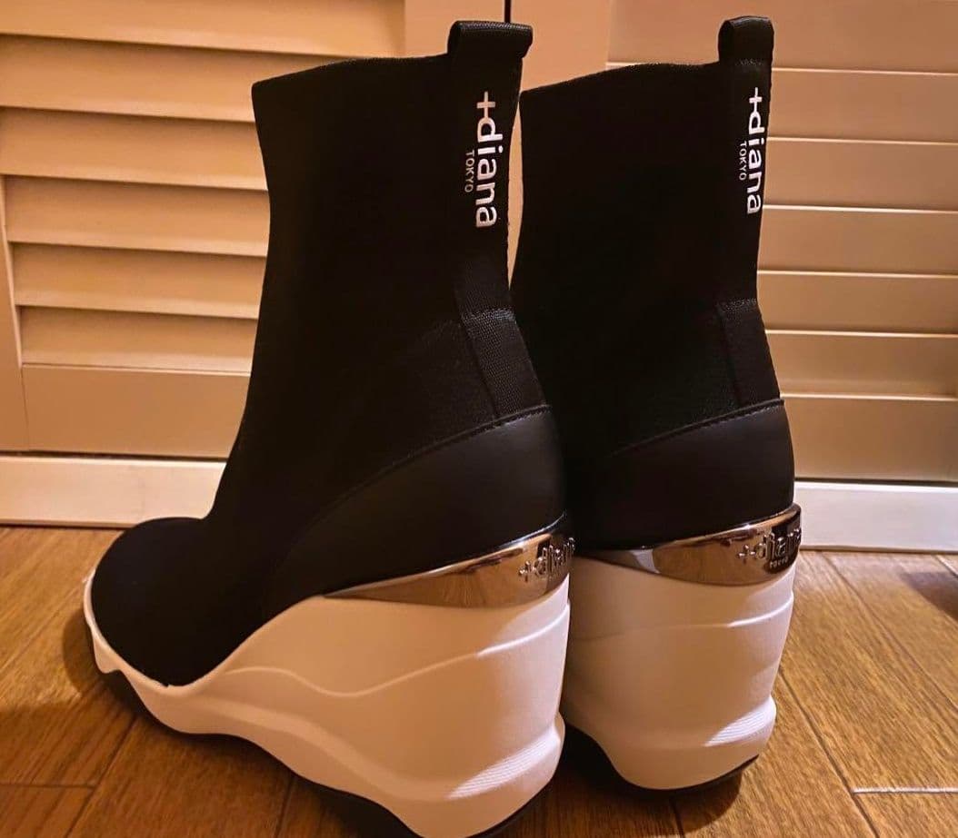 【新品未使用】+dianaダイアナ 9cmヒールソックススニーカー 23.5cm