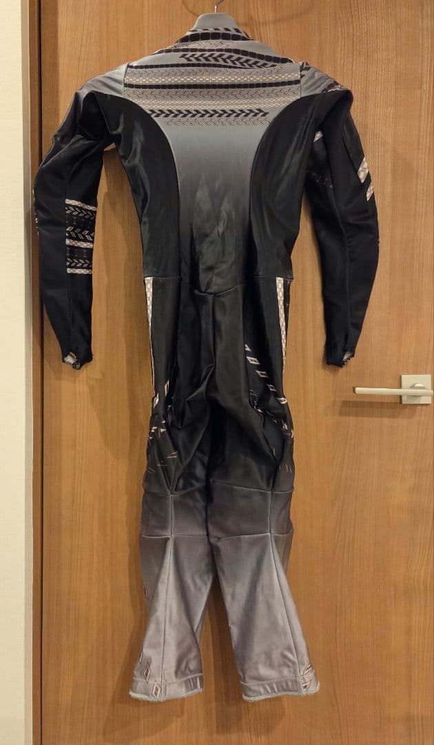 s*t様 ミズノ　レーシング用ワンピース　140cm