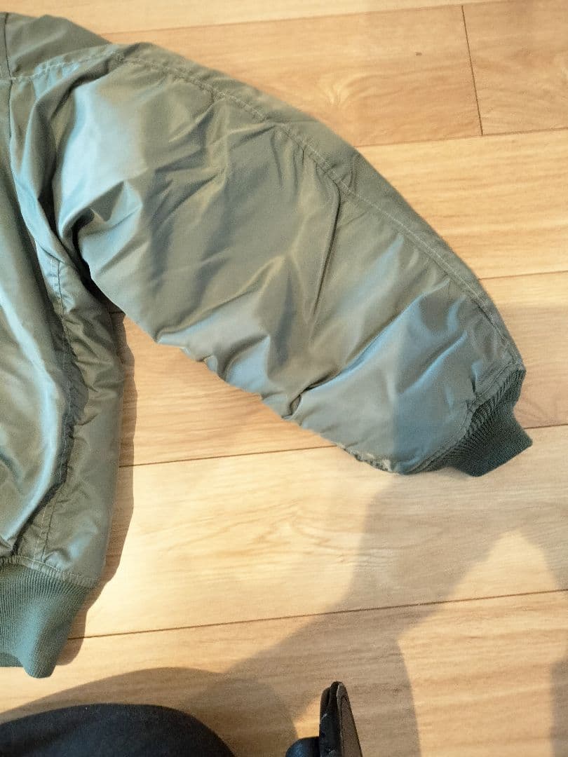 BEAMS リラックスフィット THERMOLITE(R) MA-1 （撥水）