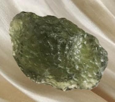 天然石 ＊ 原石 モルダバイト お守り