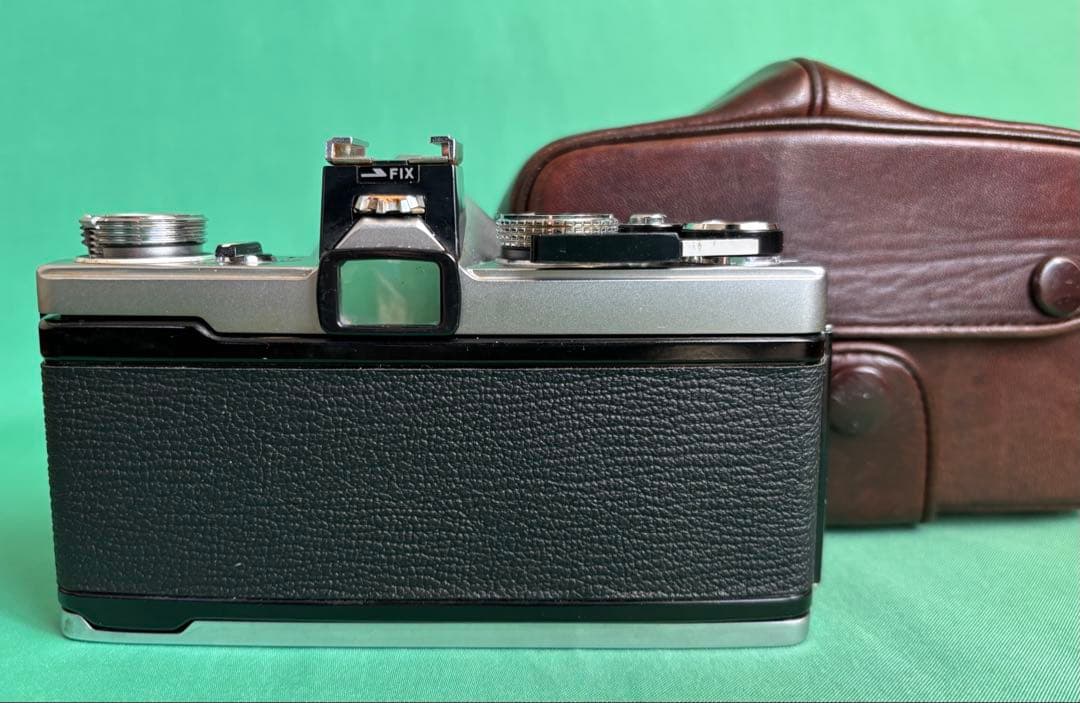 ☆ OLYMPUS OM-1 (革ケース付) + ☆ 標準50mm F1.4