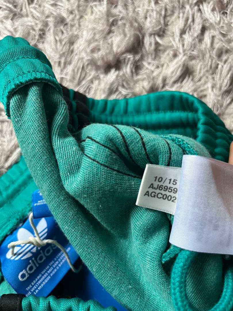 アディダス オリジナルス トラックジャケット セットアップ 松村北斗