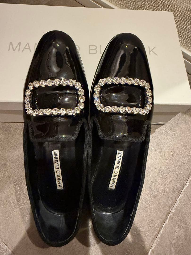 MANOLO BLAHNIK ビジュー付きローファー　マノロ