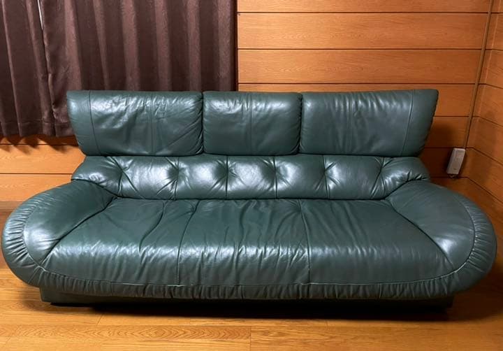 ②karimoku カリモク レザーソファ 本革 リベット打ち アンティーク G