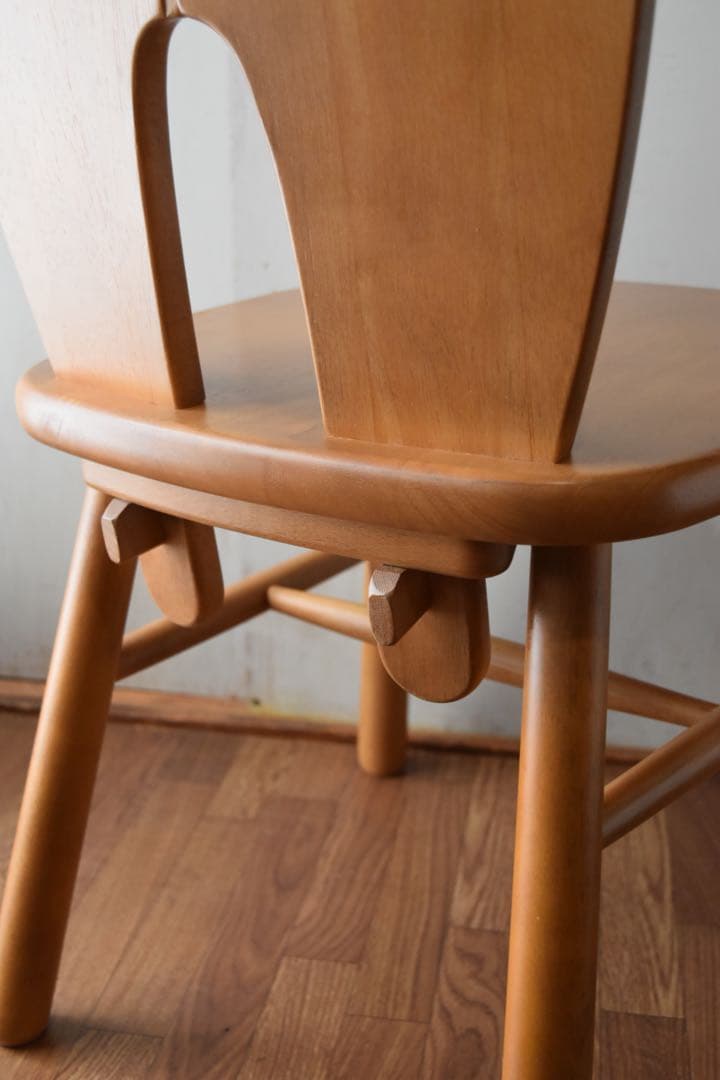 ビクボイ カリモク ダイニングチェア ②