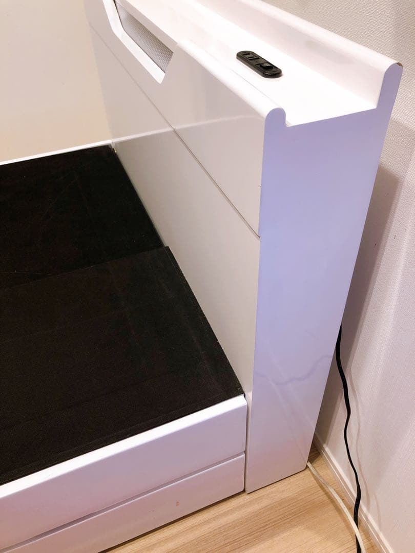 ホワイトベッド 引出5箇所LEDライト付き 店じまいセールで半額11で購入