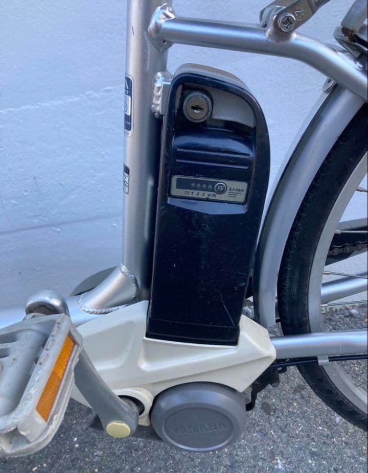 電動自転車 前カゴ付き　引き取り限定