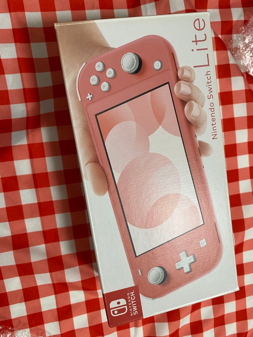 任天堂スイッチ　Lite コーラル　ライト　本体　任天堂Switch