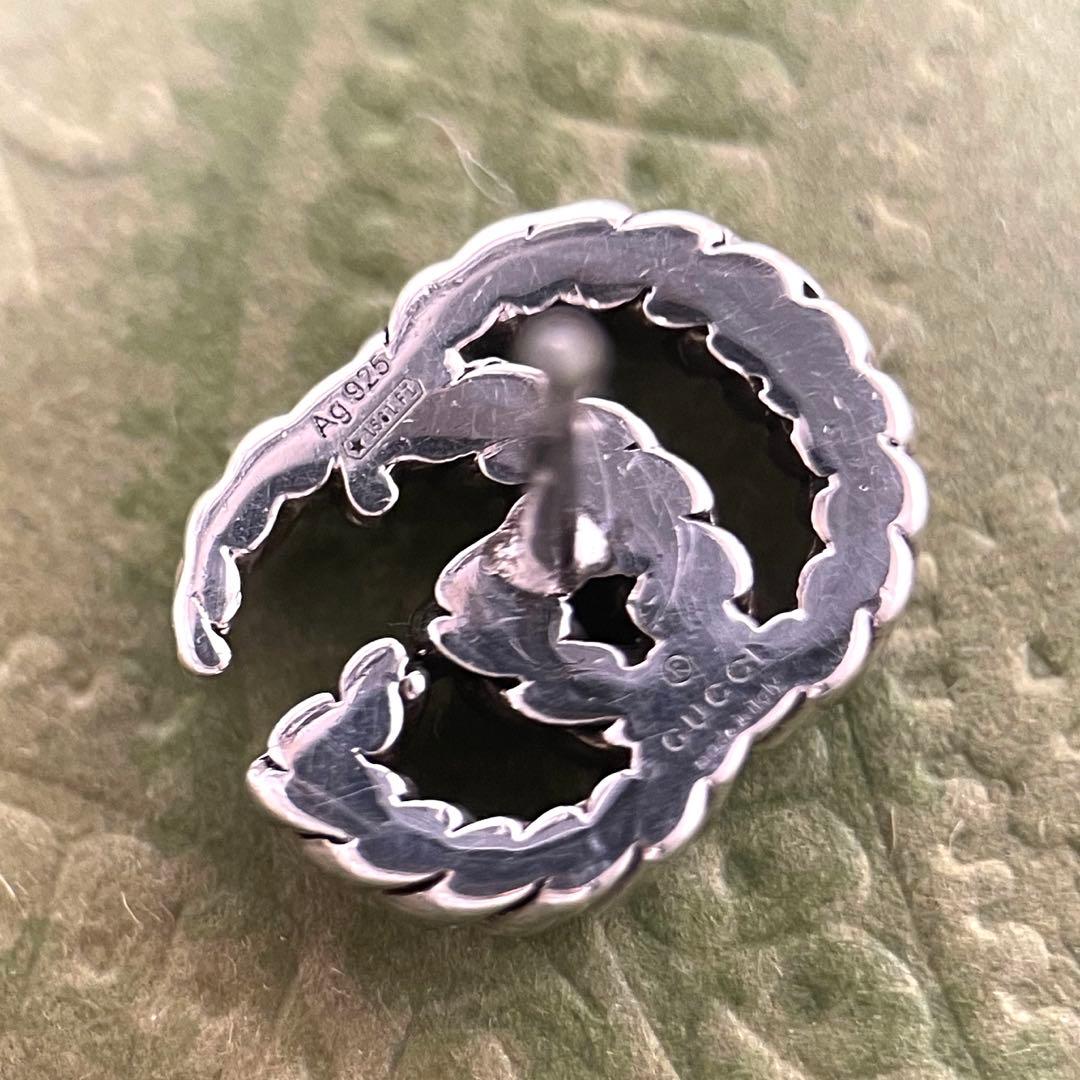 【極美品】グッチ　マーモントGG ツイストピアス片耳　シルバー925 燻