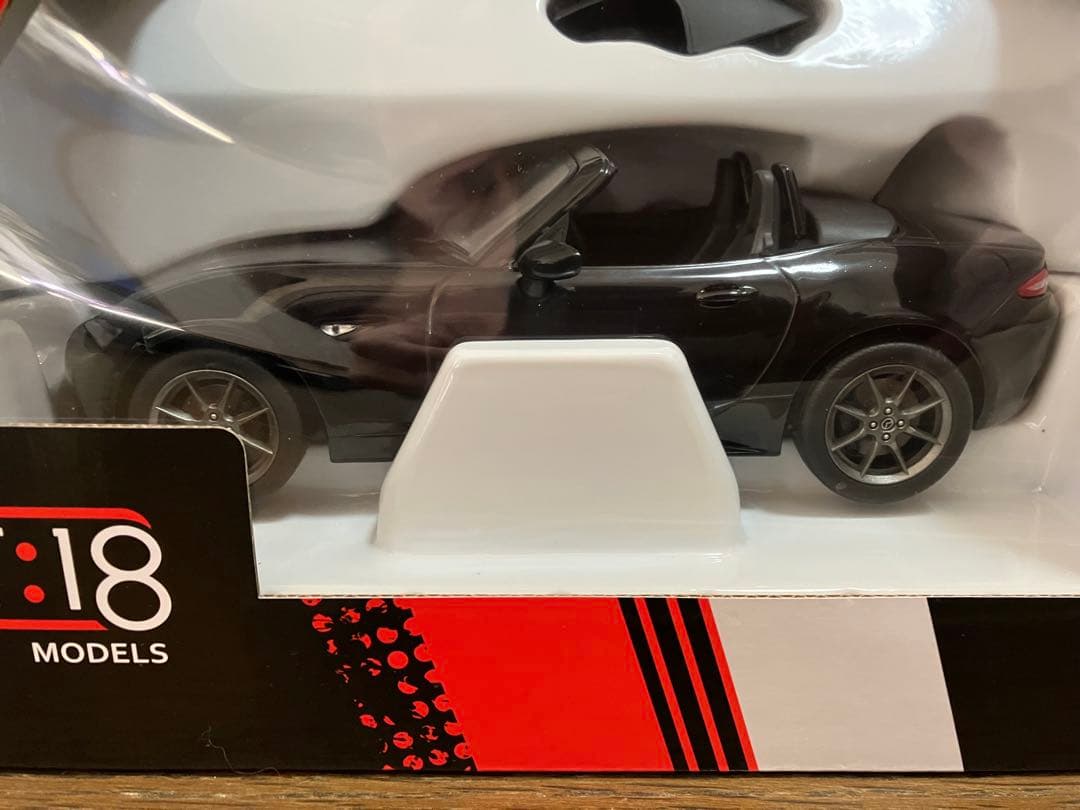 ファースト18 1/18 マツダ MX-5 ロードスター 2015 ブラック