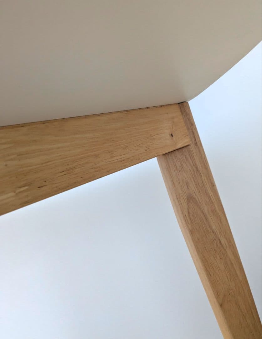 ホワイト 円形ダイニングテーブル　ティーテーブル