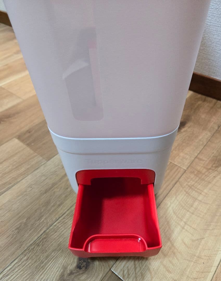 Tupperware タッパーウェア　ライスディスペンサー　米びつ