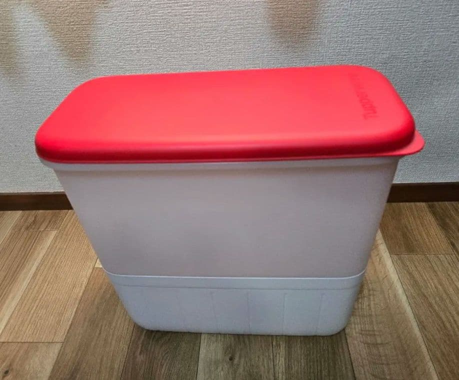 Tupperware タッパーウェア　ライスディスペンサー　米びつ