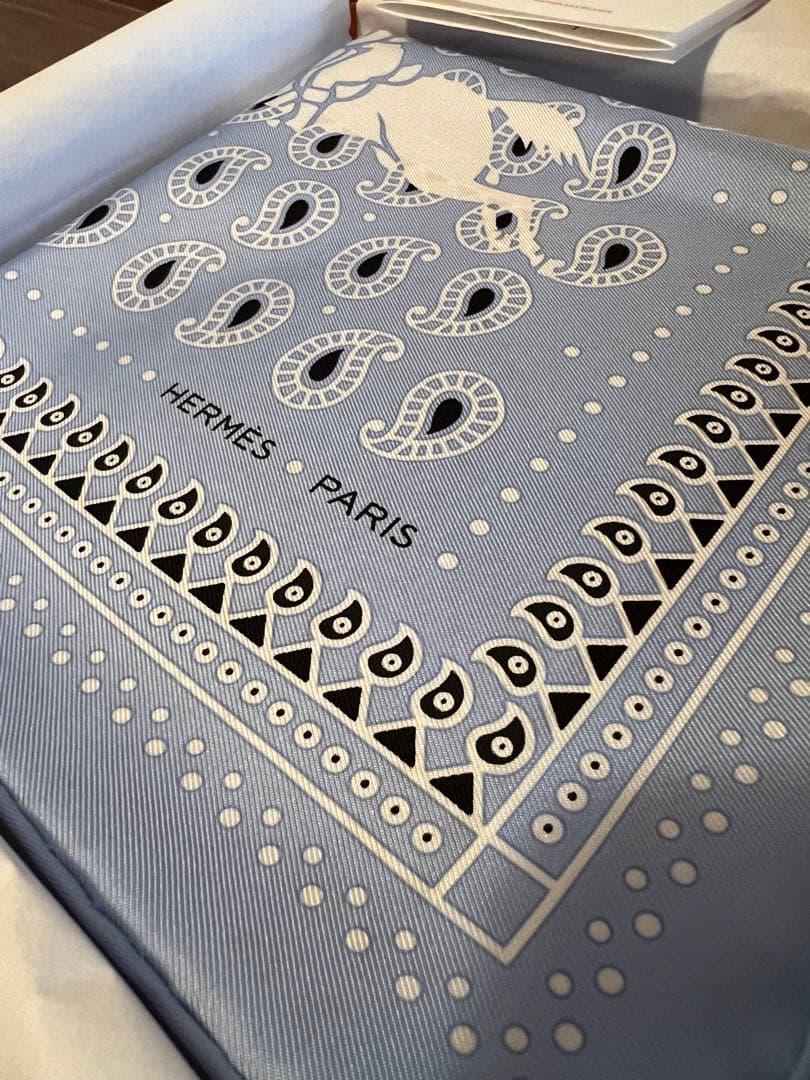 新品未使用　エルメス HERMES カレ55 パリの厩舎