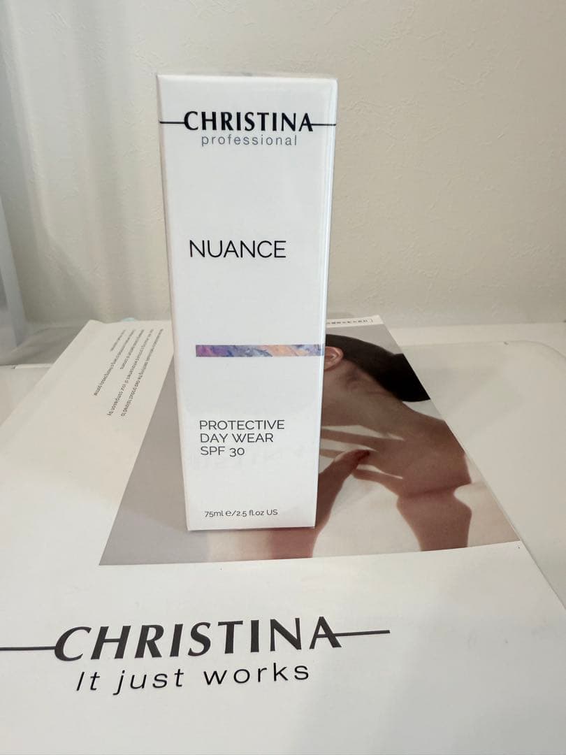 クリスティーナ　ニュアンスNUANCE プロテクティブデイウェアSPF30