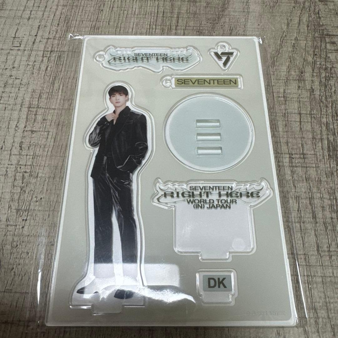 SEVENTEEN RIGHTHERE ドギョム アクスタ - メルカリ