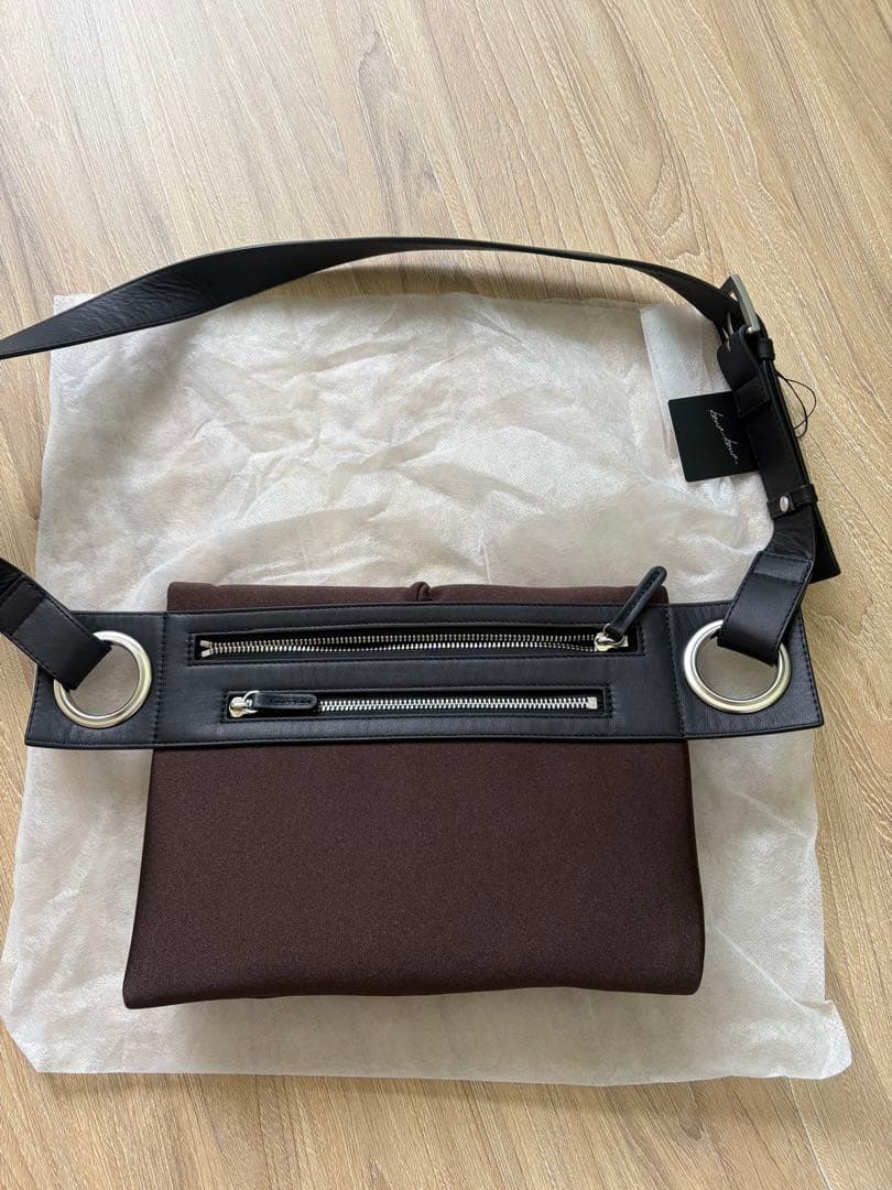 値下　新品【kawa-kawa(カワカワ)】WET ボディバッグＭサイズ