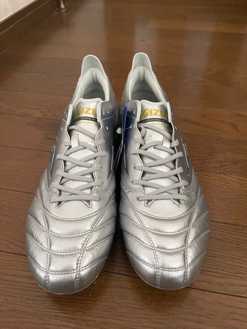 サッカースパイク　ミズノ　モレリアネオ4 シルバー　27.5cm