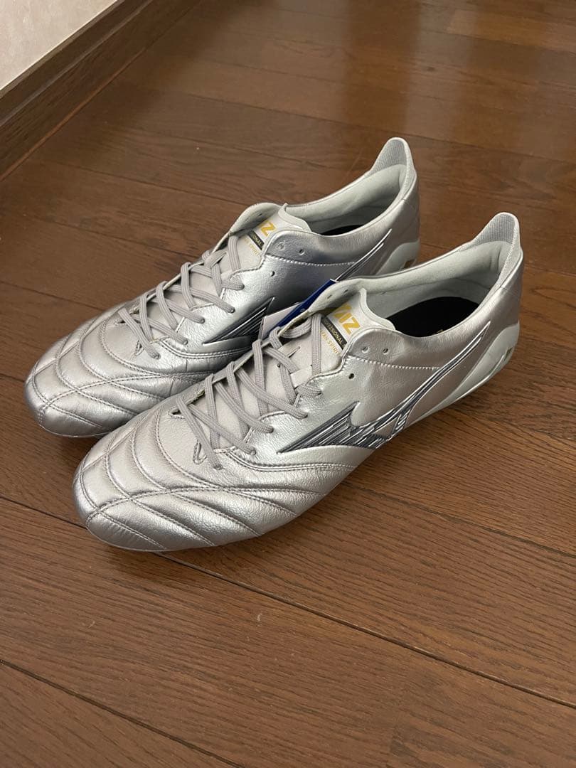 サッカースパイク　ミズノ　モレリアネオ4 シルバー　27.5cm