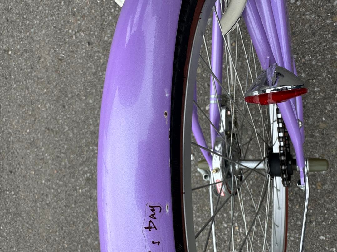 引き取り限定美品子供用自転車 紫色 ブラウンのサドル２２インチ