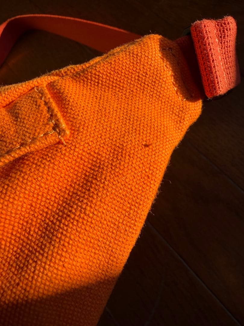 ポータステューシー コラボ ボディバッグ　三日月型　オレンジ