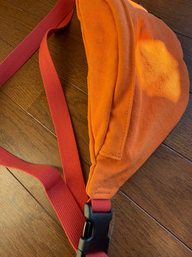 ポータステューシー コラボ ボディバッグ　三日月型　オレンジ