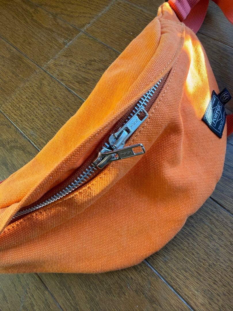 ポータステューシー コラボ ボディバッグ　三日月型　オレンジ