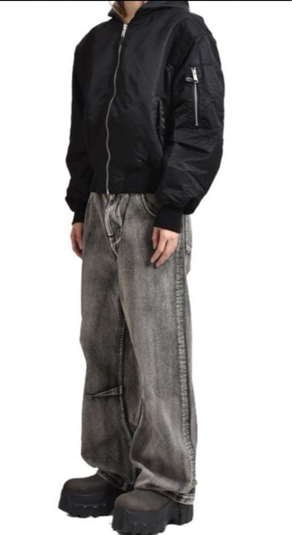 entire studios ブラック　Broad