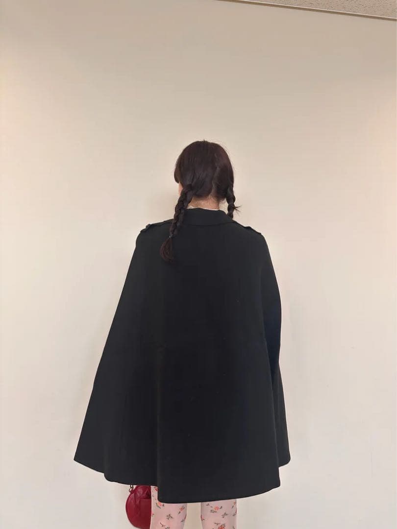 ブラック　ケープコート