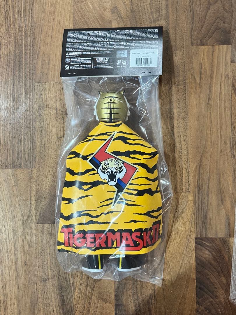 新品未開封】MEDICOM TOY SFS 初代タイガーマスク 初期ゴールド版
