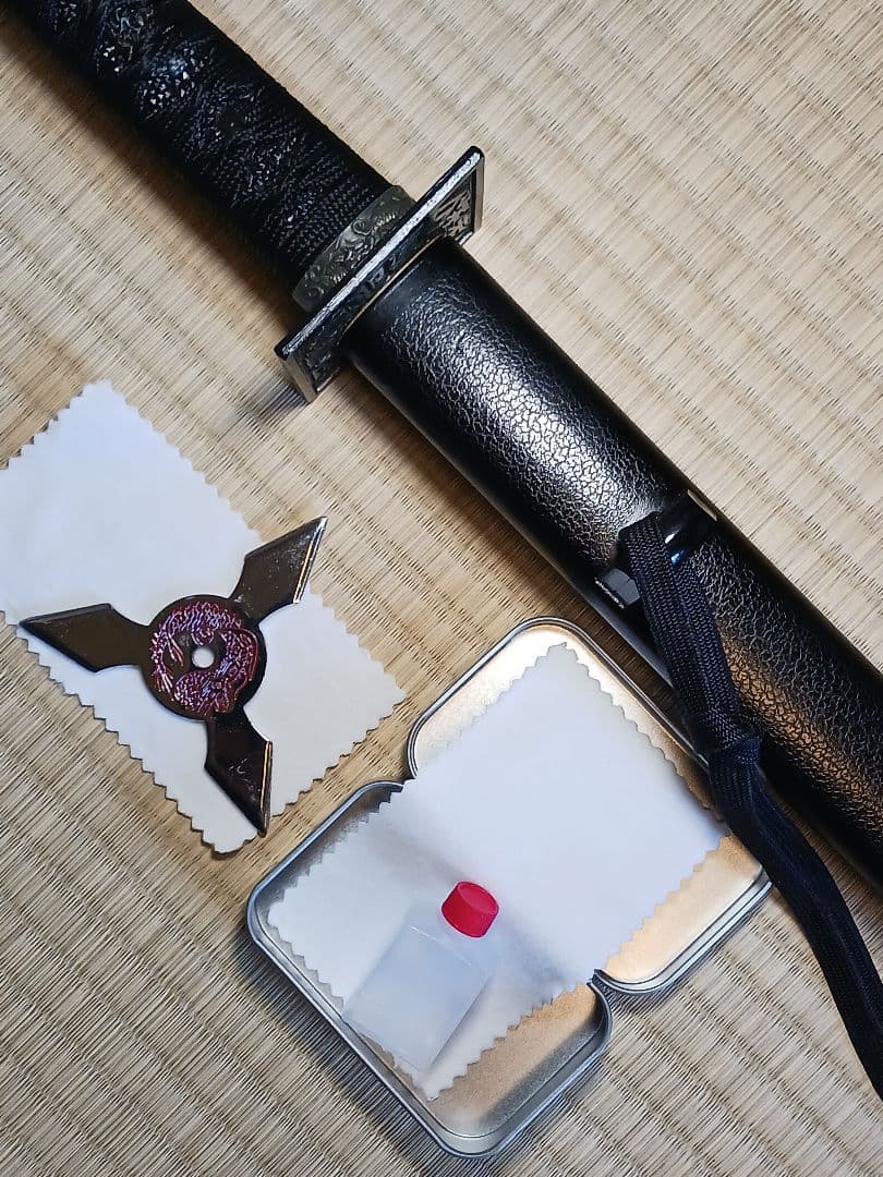 忍者刀、(服部半蔵)　徳川家拝領刀.写、葵.勝龍彫り、のたれ刃文、(手裏剣付き)