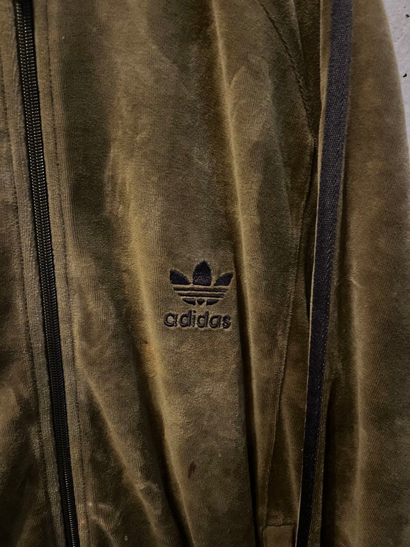 adidas トラックジャケット　ベロア